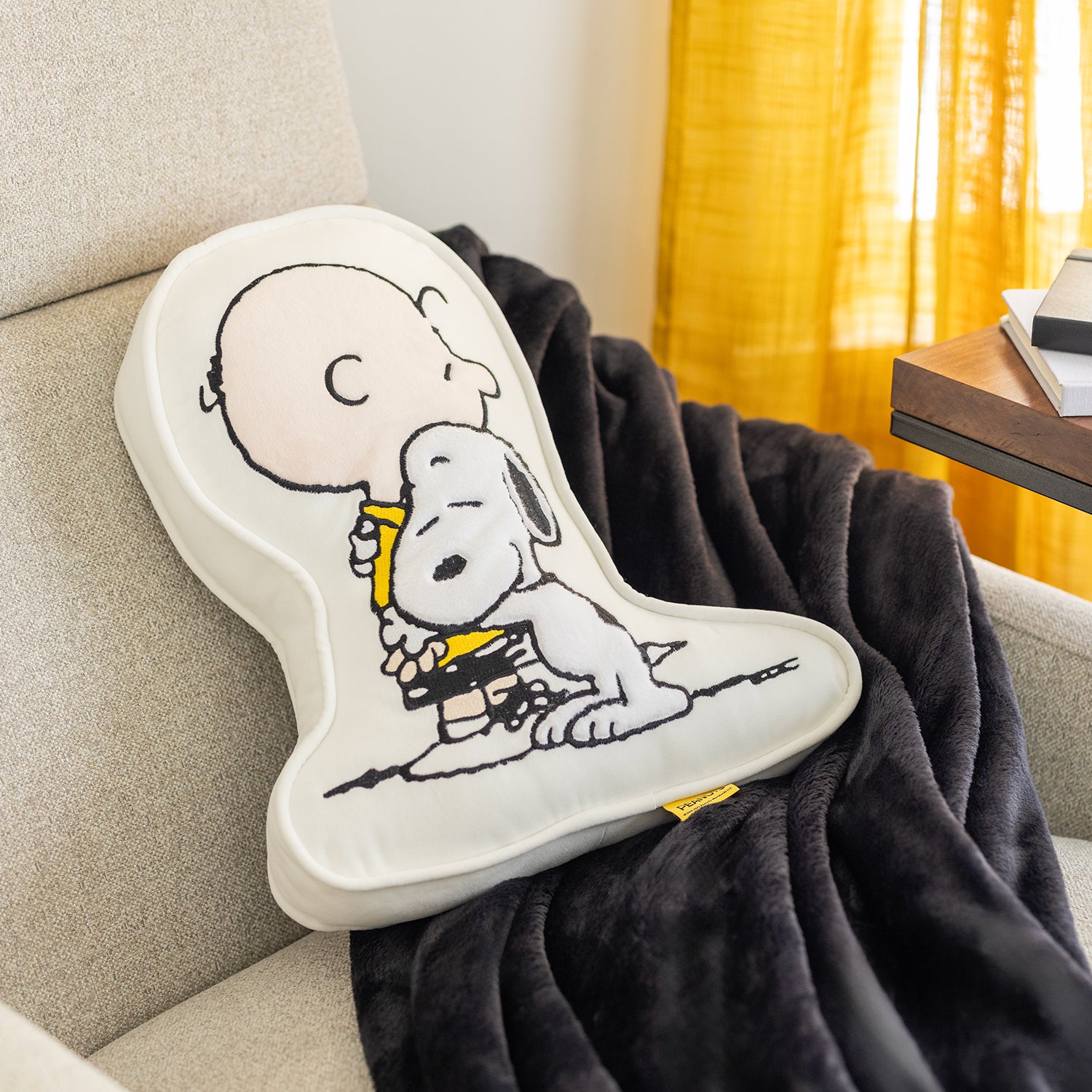 Berkshire Blanket Peanuts Charlie Brown & Snoopy Pillow - Thumbnail 2
