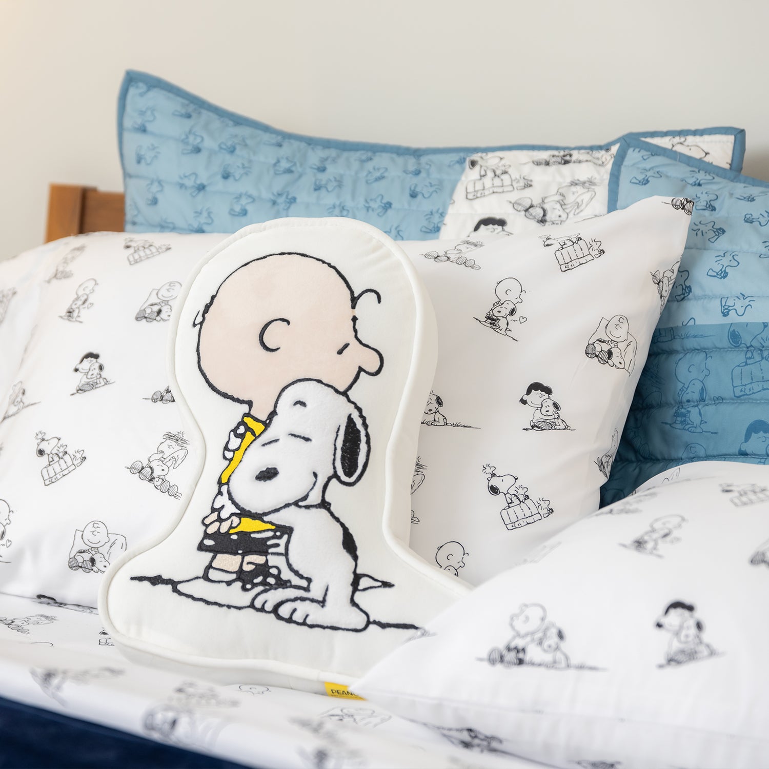Berkshire Blanket Peanuts Charlie Brown & Snoopy Pillow