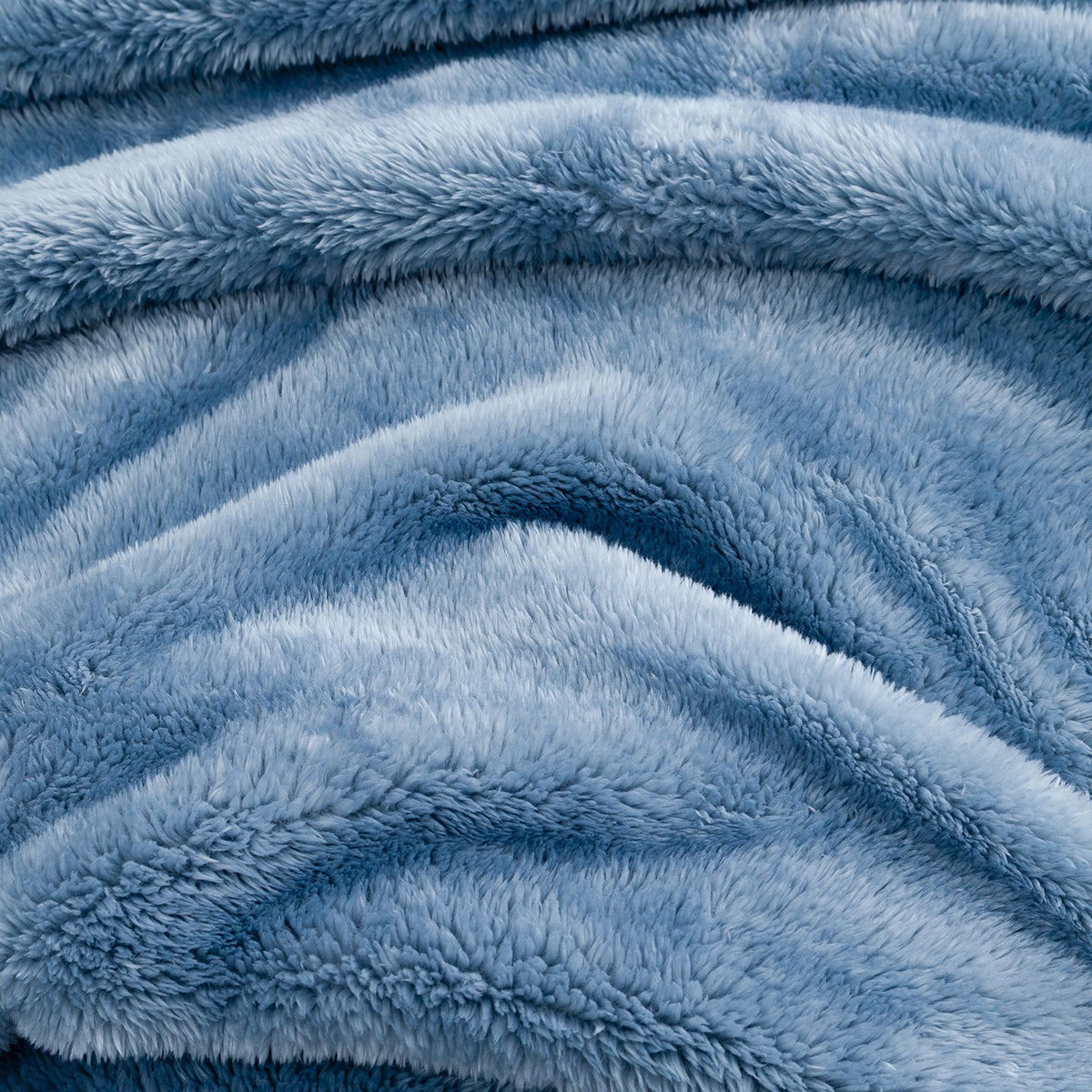Close-up of Premium Extra-Fluffy™ high-pile plush in Arona