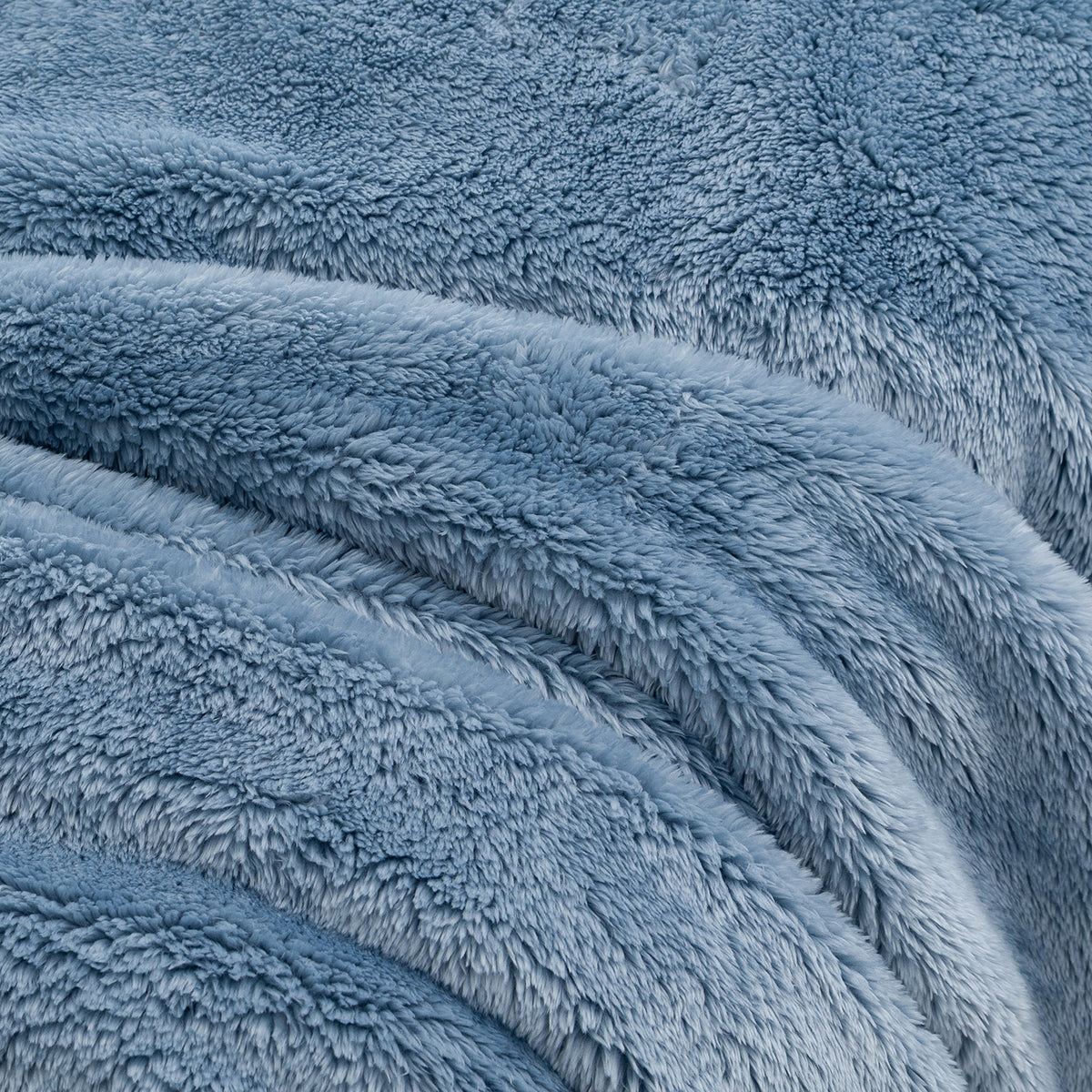 Close-up of Premium Extra-Fluffy™ high-pile plush in Arona