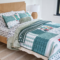 Peanuts® Patchwork Quilt Set